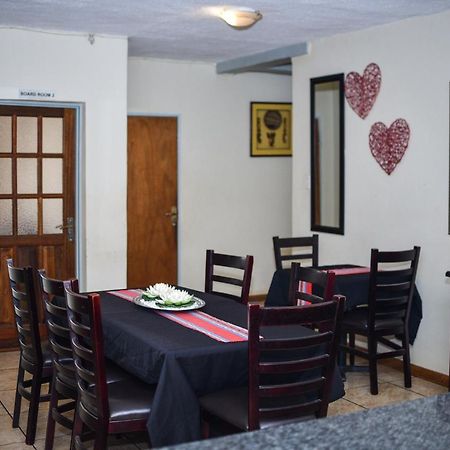 Tshedza Guest Lodge Louis Trichardt Bagian luar foto