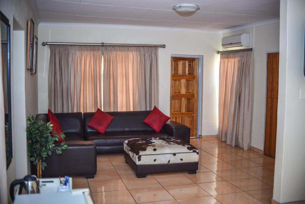 Tshedza Guest Lodge Louis Trichardt Bagian luar foto