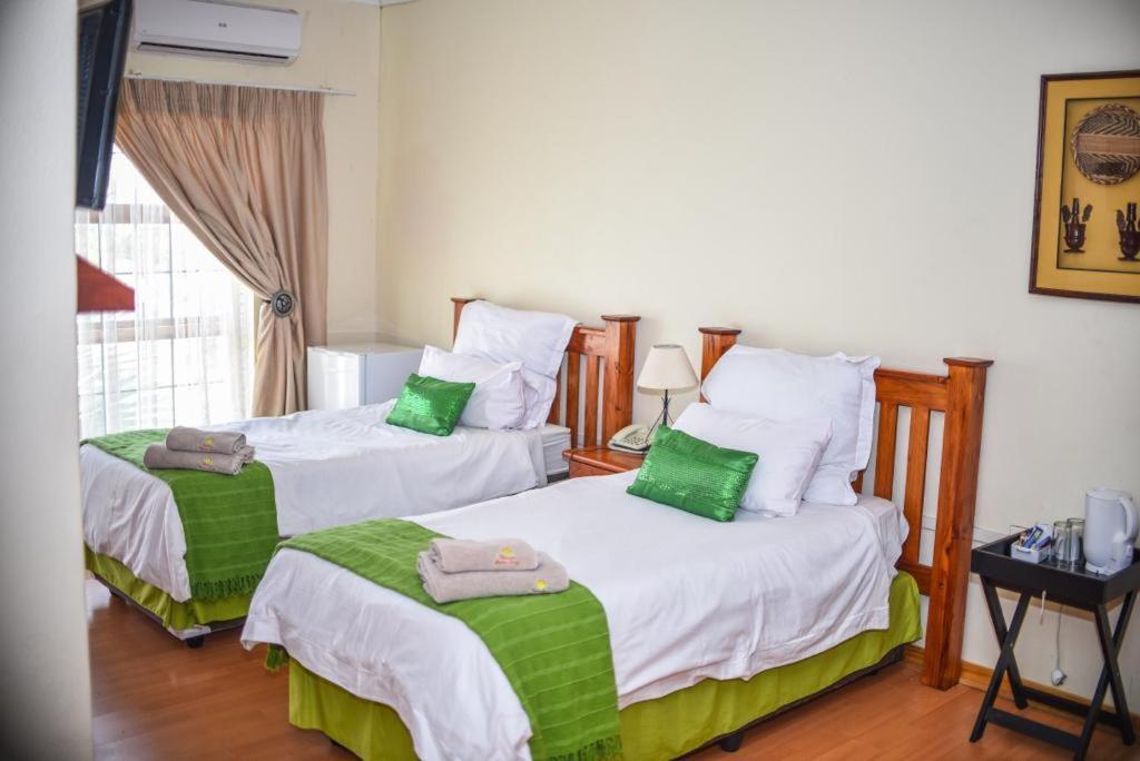 Tshedza Guest Lodge Louis Trichardt Bagian luar foto