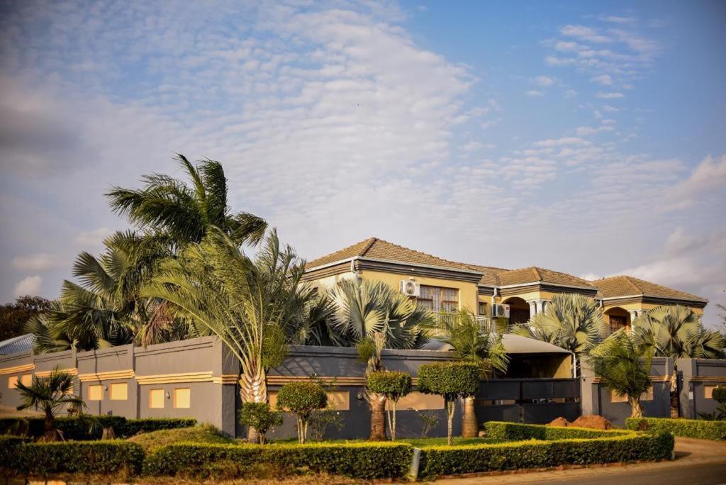 Tshedza Guest Lodge Louis Trichardt Bagian luar foto