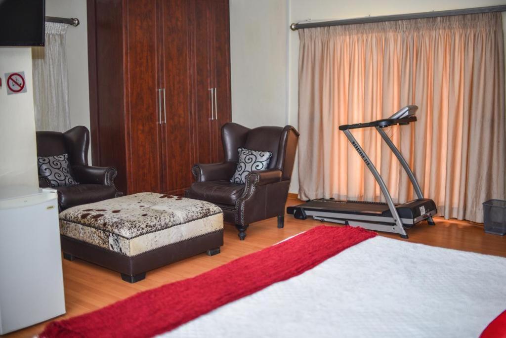 Tshedza Guest Lodge Louis Trichardt Bagian luar foto