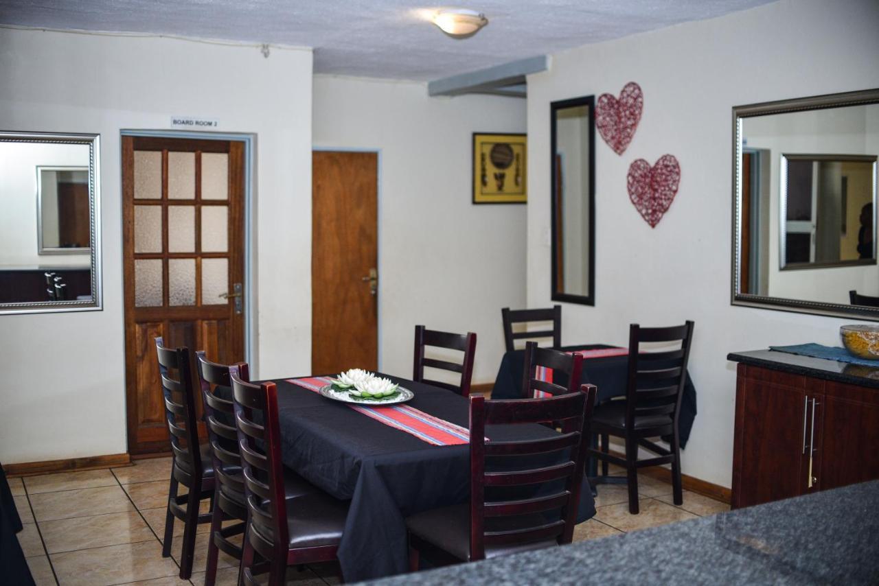 Tshedza Guest Lodge Louis Trichardt Bagian luar foto